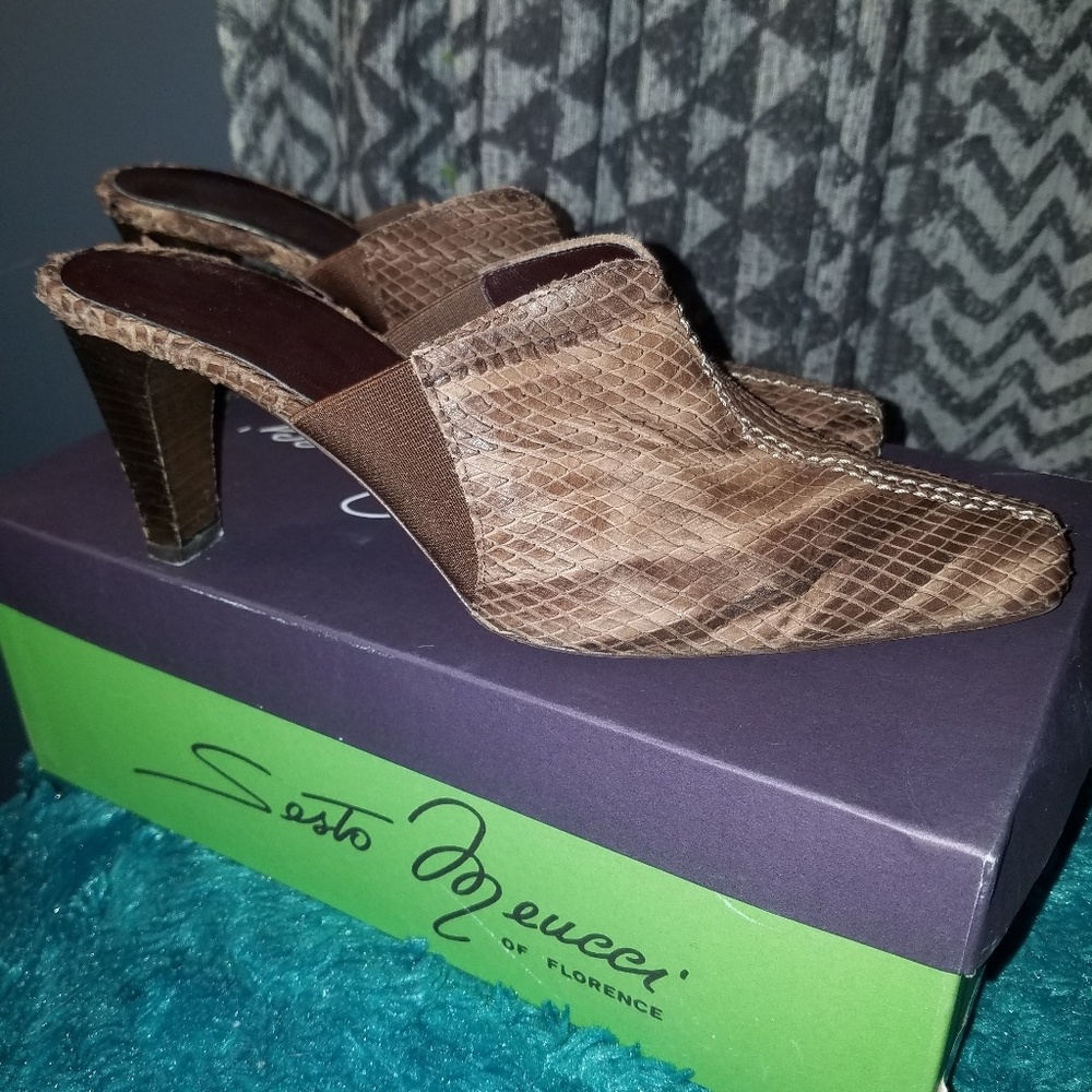 Sesto Meucci mules